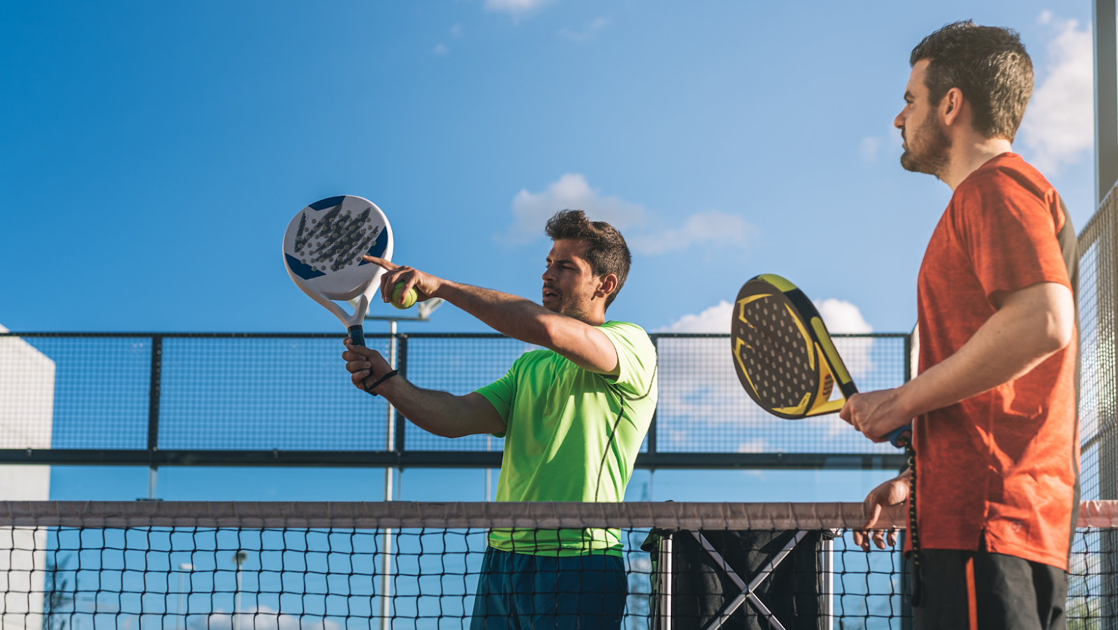 Maestro di padel in campo